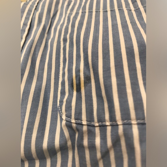 Nice button down shirt - Picture 3 of 3